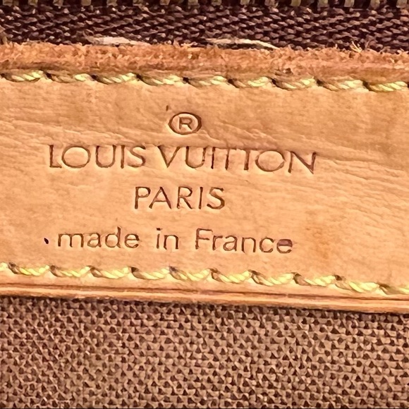 Authentic Louis Vuitton Monogram Mezzo - Picture 9 of 10